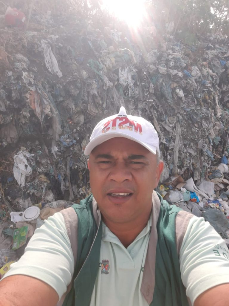 Vereador Jamiltom Fernandes visita lixão da localidade de Barreira e busca soluções para o problema.