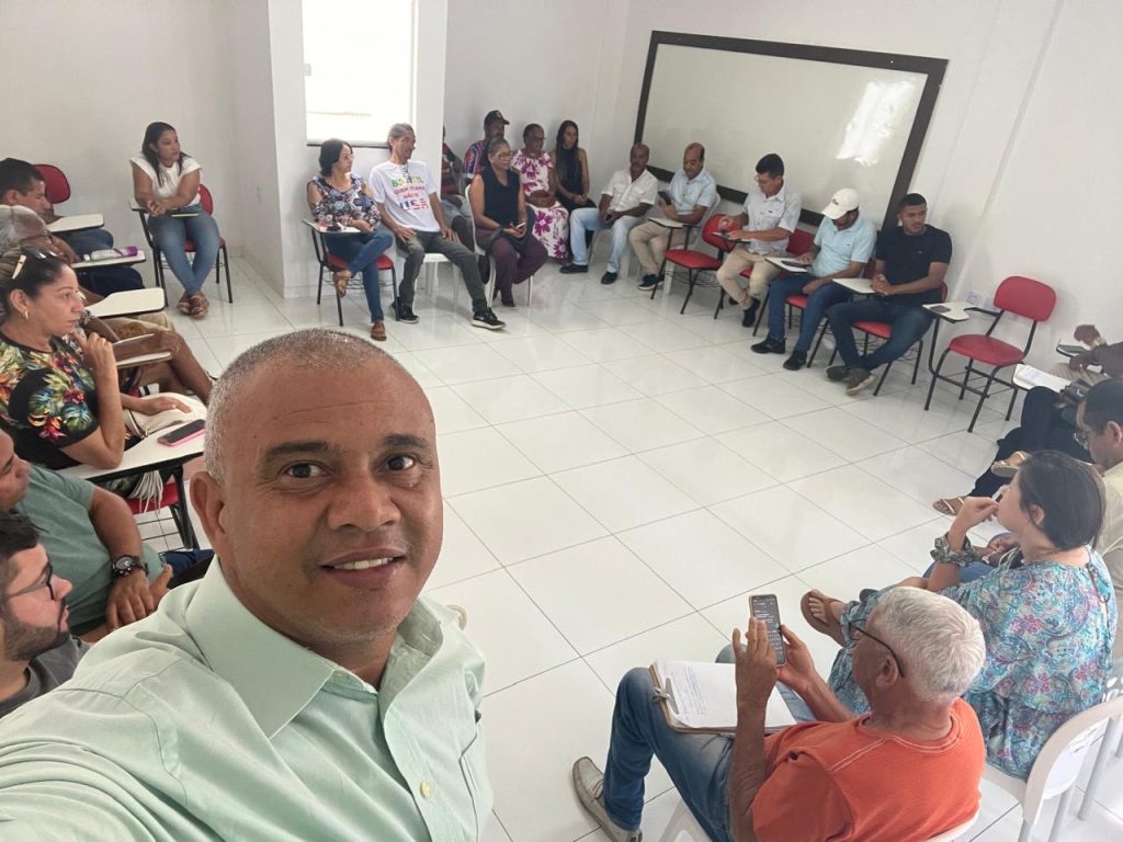 Vereador Jamiltom Fernandes participa de reunião na APLB em Itiúba para tratar sobre cursos profissionais para a região