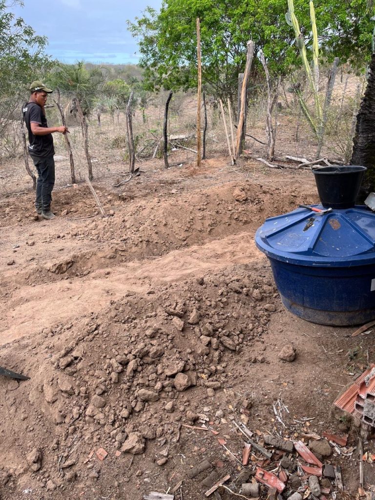 Vereador Jamiltom Fernandes acompanha implantação de quintais produtivos em Ponto Novo.