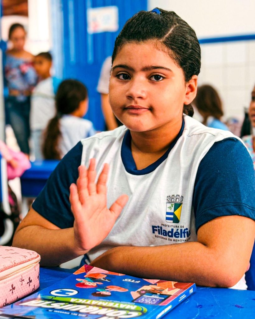 Prefeitura de Filadélfia realiza entrega de kits escolares para alunos da rede municipal de ensino 2026.