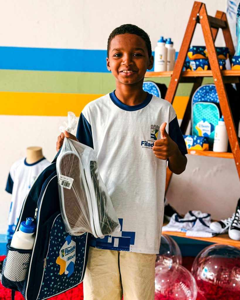 Prefeitura de Filadélfia realiza entrega de kits escolares para alunos da rede municipal de ensino 2026.