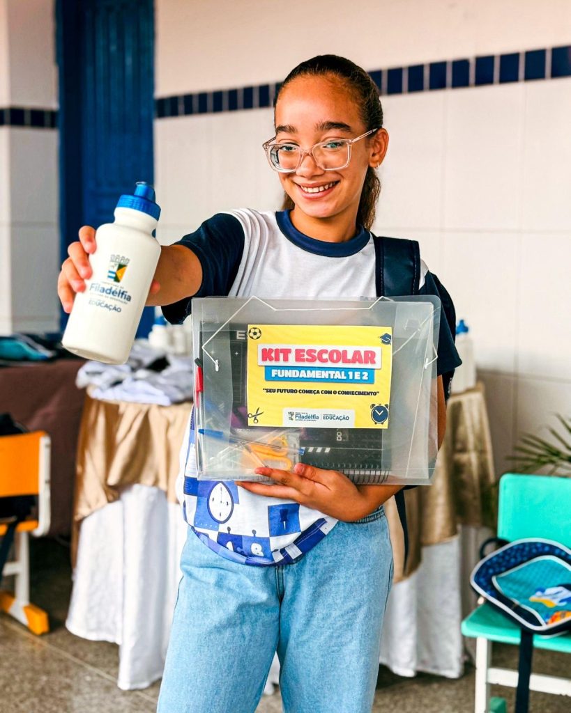 Prefeitura de Filadélfia realiza entrega de kits escolares para alunos da rede municipal de ensino 2026.